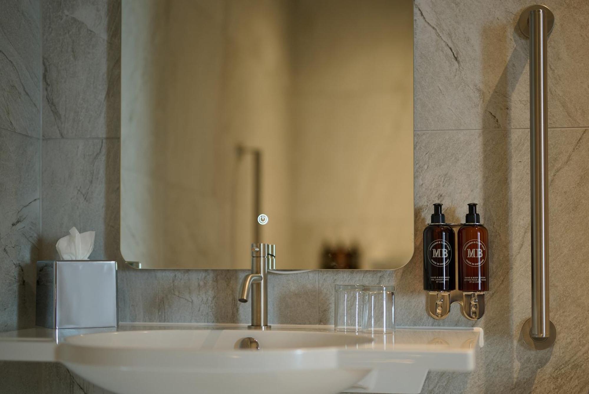 Готель The Resident Edinburgh - Newly Open Екстер'єр фото
